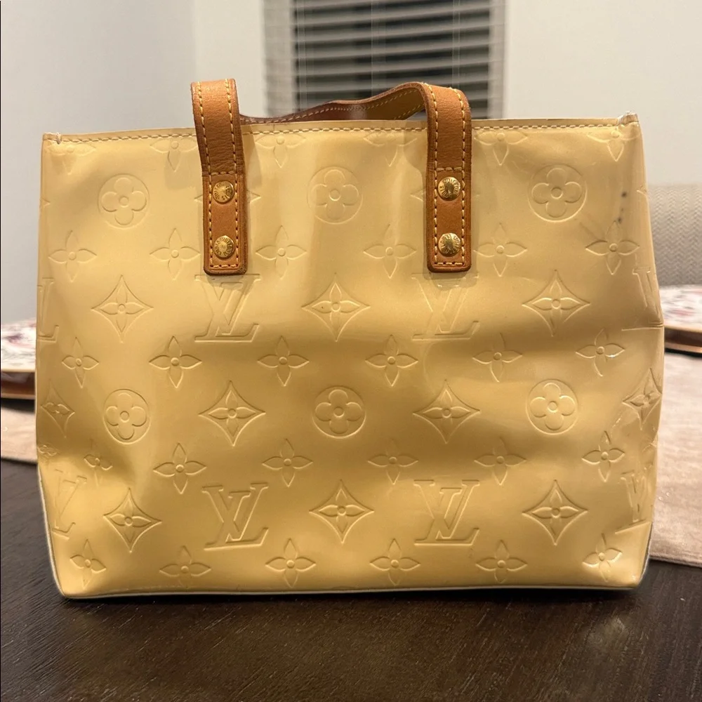 Louis Vuitton Monogram Vernis Reade PM - Picture 8 of 16